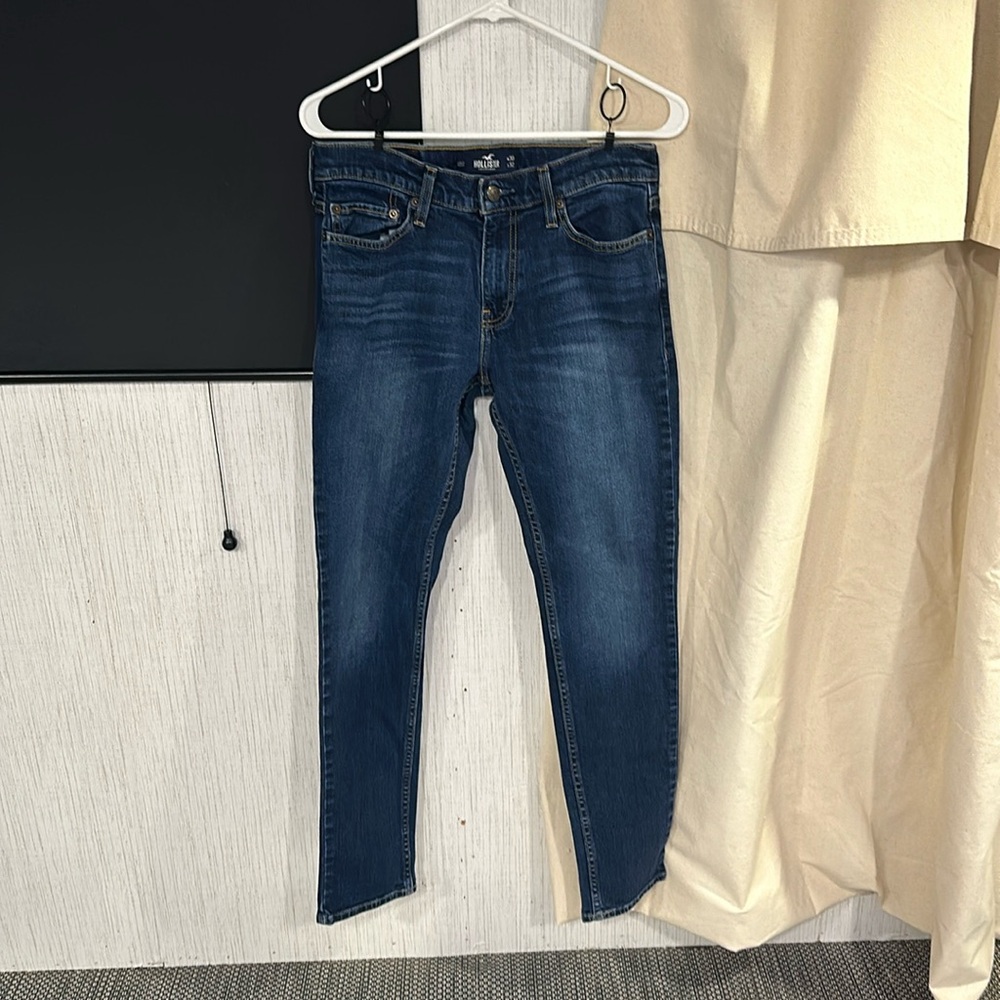 Gently used Men’s Hollister skinny jeans size 30x32